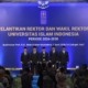 Kelima Pimpinan baru Universitas Islam Indonesia berfoto bersama dalam acara Pelantikan Rektor dan Wakil Rektor UII Periode 2026-2030